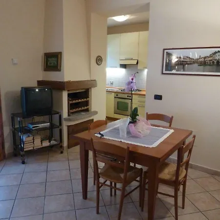 La Casina Nel Cuore Di Apartment *