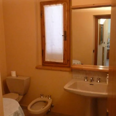La Casina Nel Cuore Di Apartment